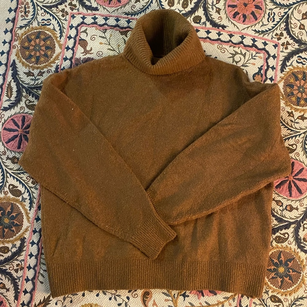 Turtle neck sweater